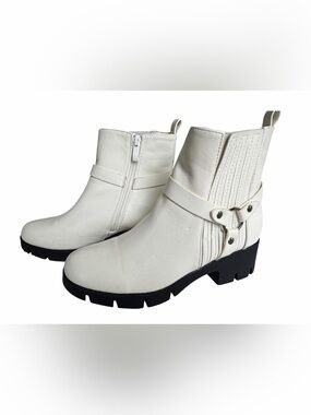 Lulu’s Women's Off White Ankle Boots with Lug Sole Size 9